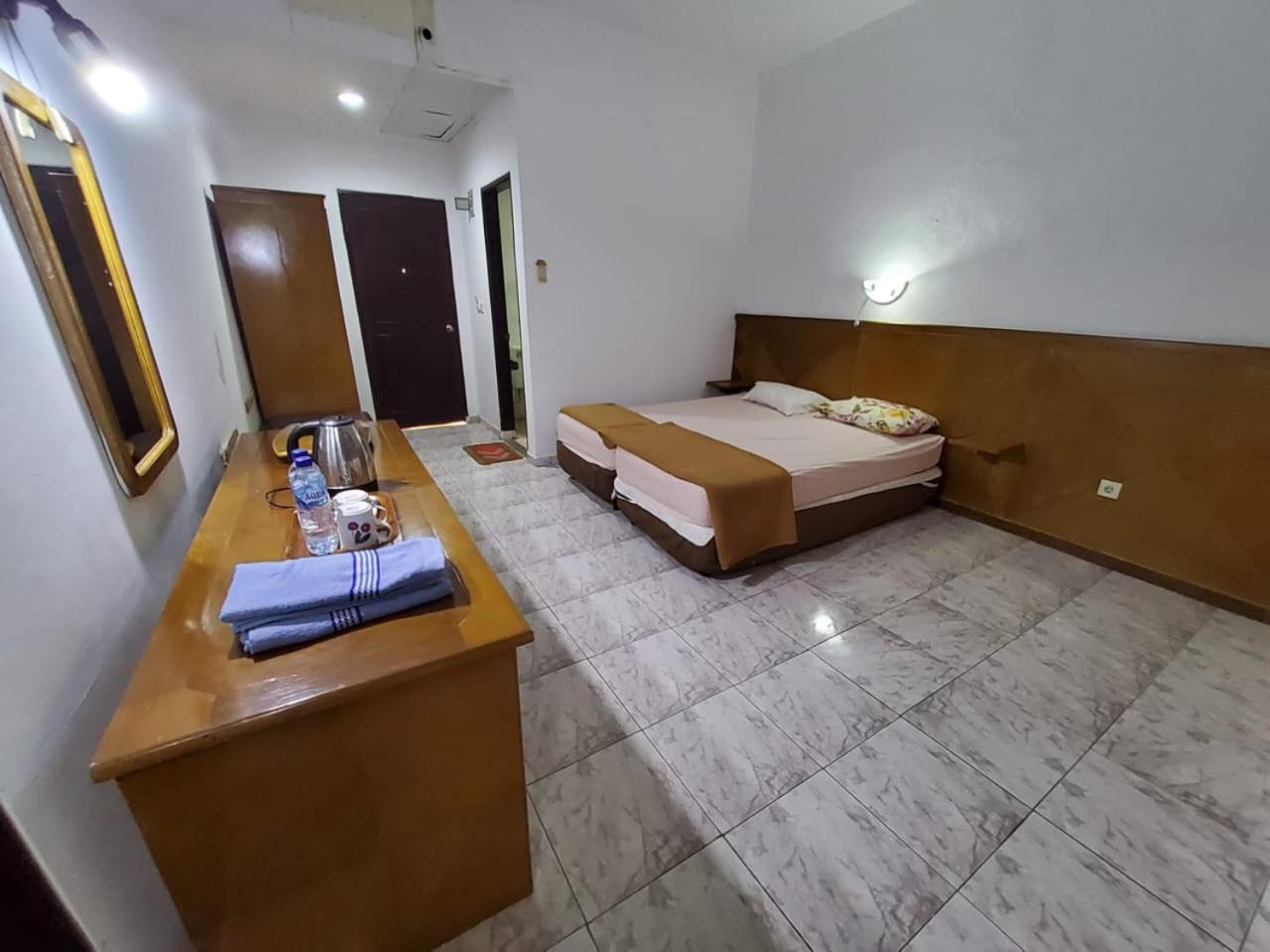 Hotel Kumala Samudra Cikakak Ngoại thất bức ảnh